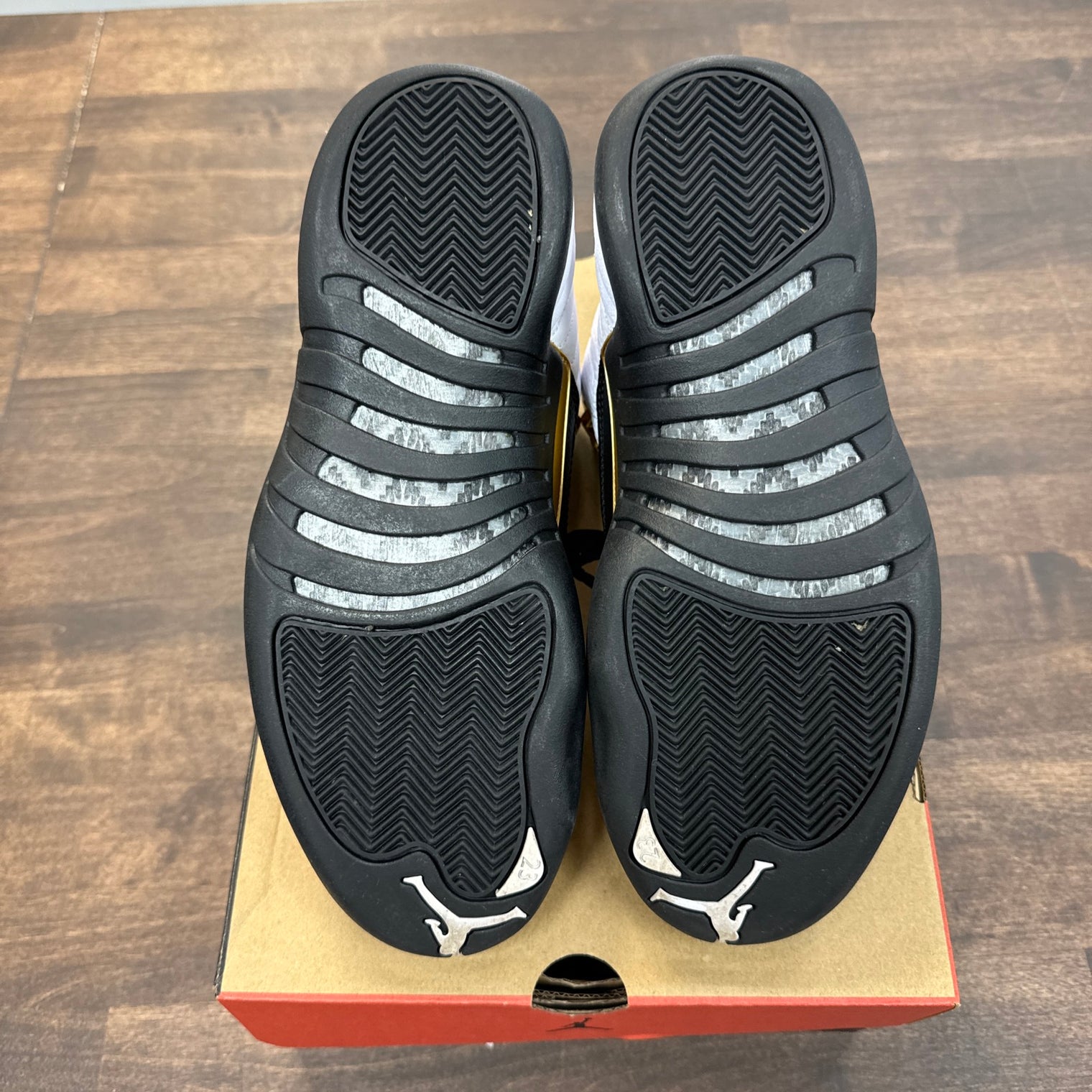 Royalty Taxi Jordan 12 (USED)