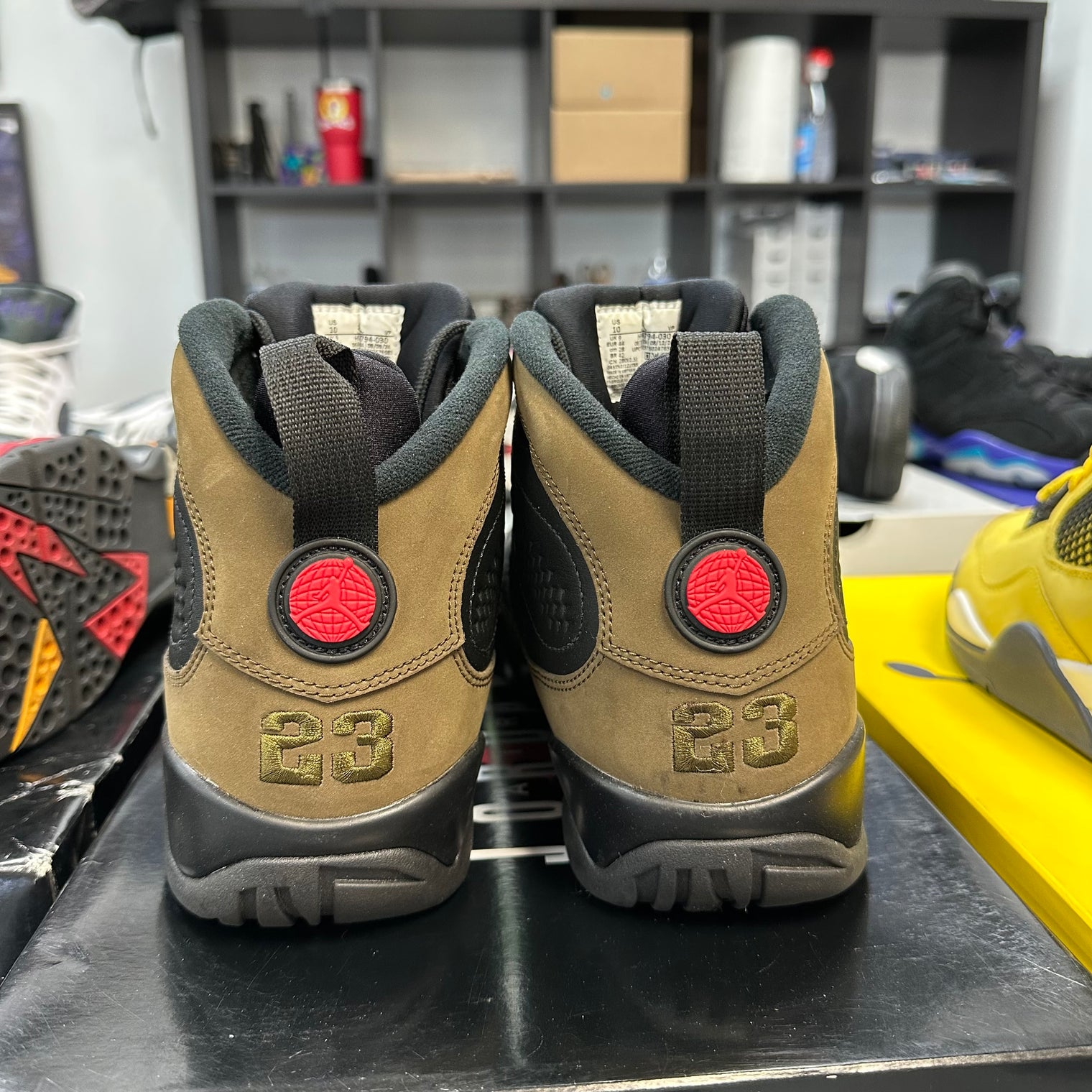 Olive Jordan 9 Retro (USED)