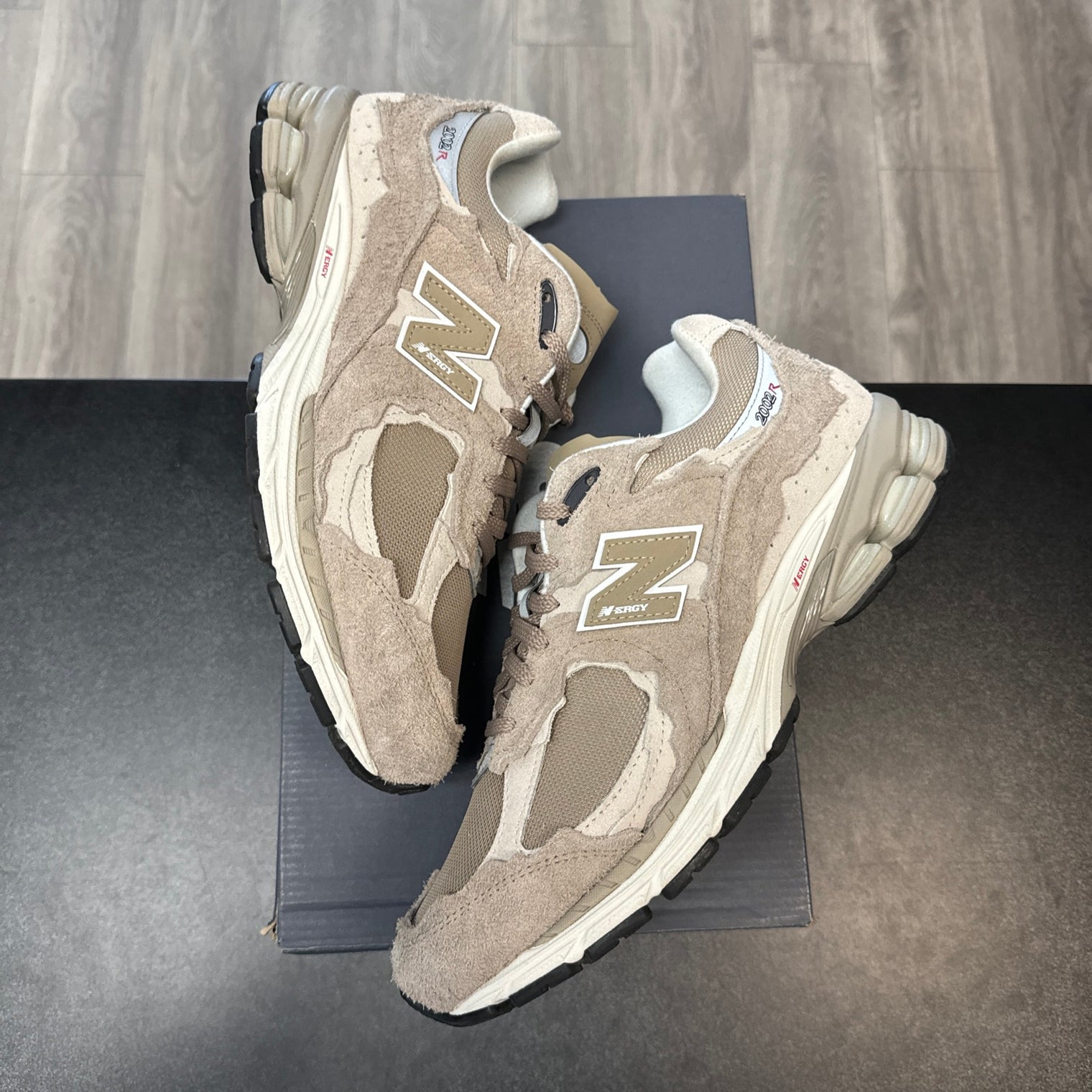 Driftwood New Balance 2002R (USED;NO BOX)