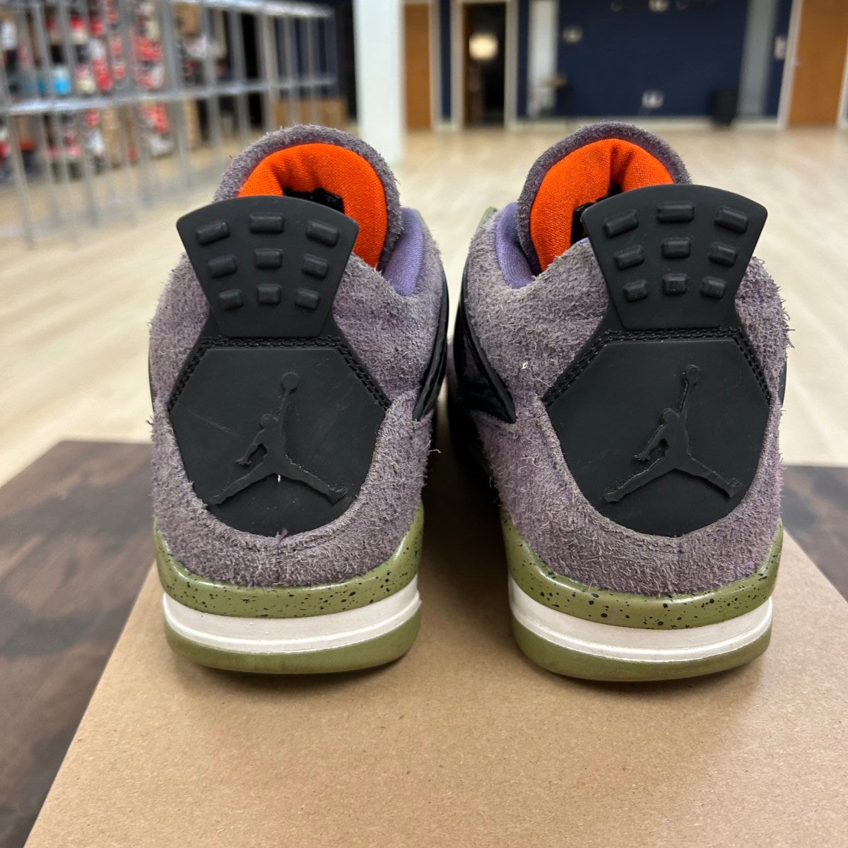 Jordan 4 Retro Canyon Purple (Women's) Size 7W (Pre-Owned) - Image 4