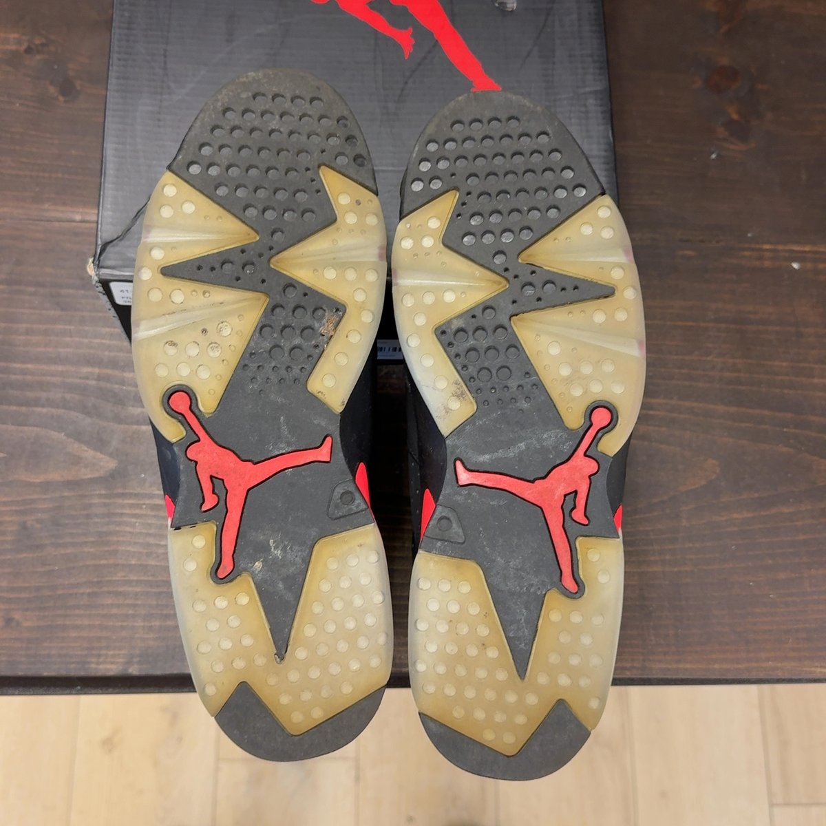 Jordan 6 Retro Infrared Black (2014) Size 11.5 (Pre-Owned) - aux