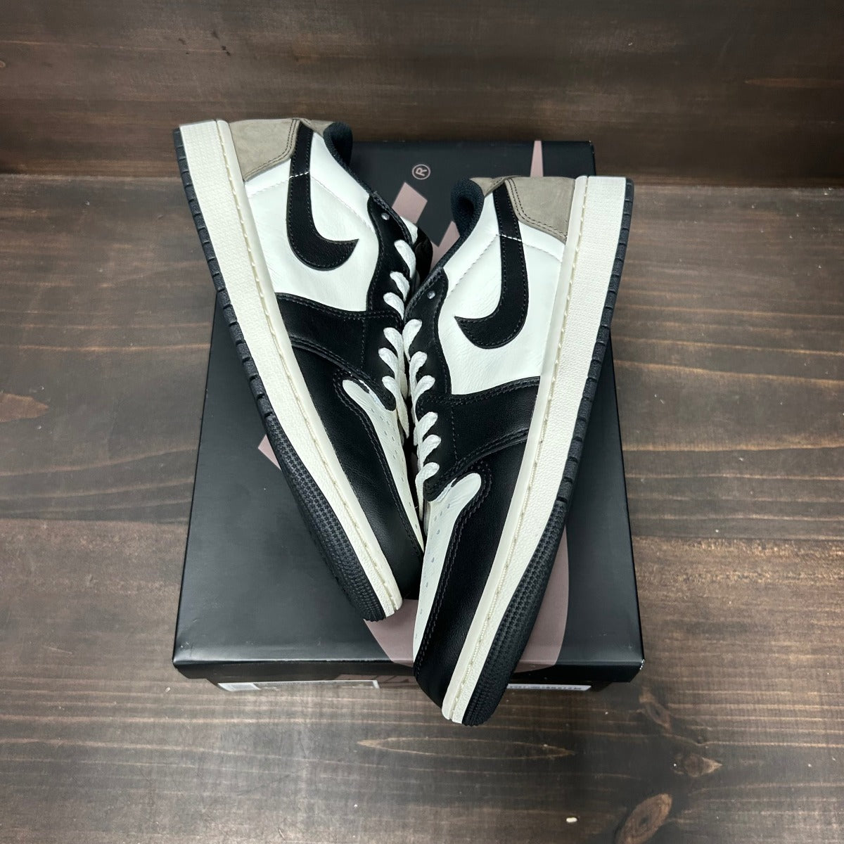 Jordan 1 Retro Low OG Mocha - Image 2