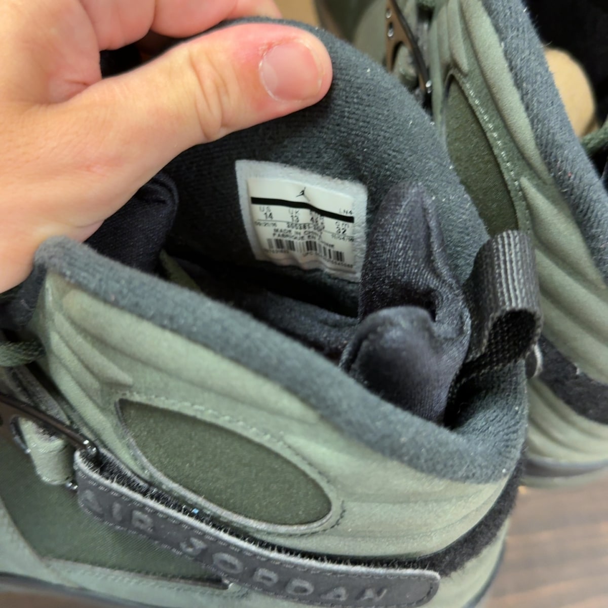 Jordan 8 Retro Take Flight Undefeated Size 14 (Pre-Owned) - Image 7