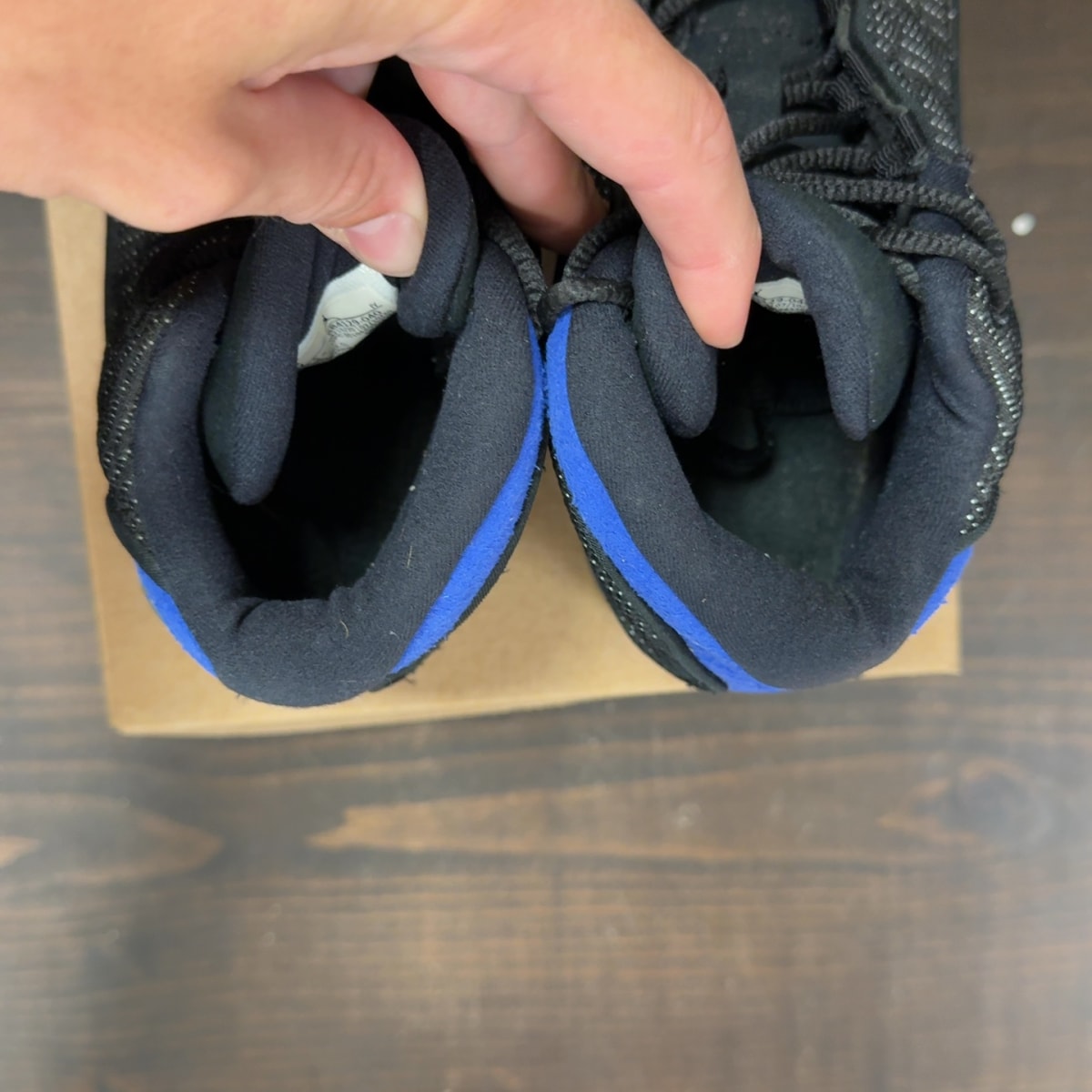 Jordan 13 Retro Black Hyper Royal (GS) Size 6Y (Pre-Owned) - Image 6