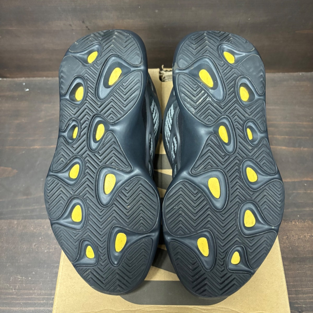 adidas Yeezy 700 V3 Alvah - Image 6