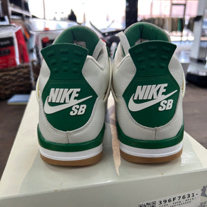 Jordan 4 Retro SB Pine Green Size 7 (Pre-Owned) - Image 4