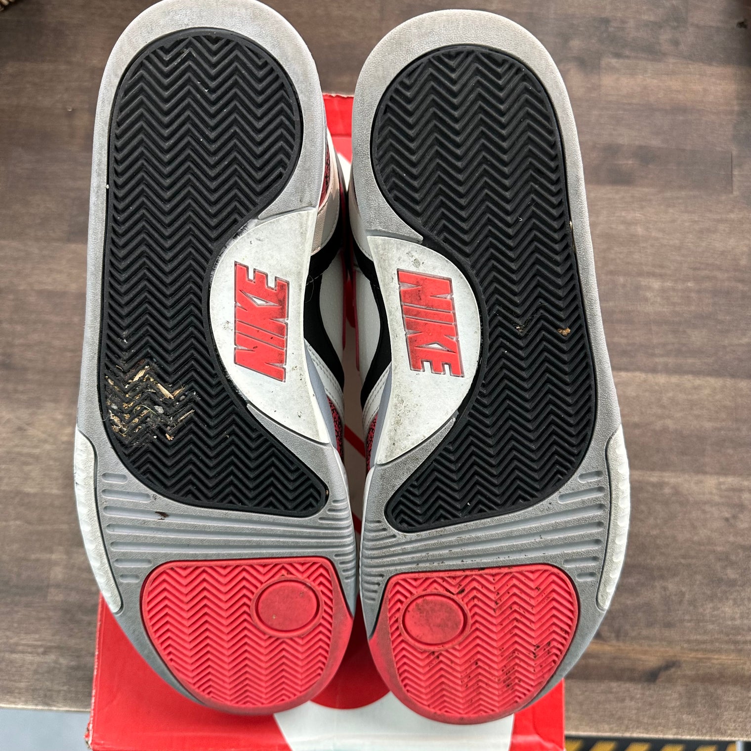 Hot Lava Nike Air Tech Challenge II (2014) (USED, Replacement Box)