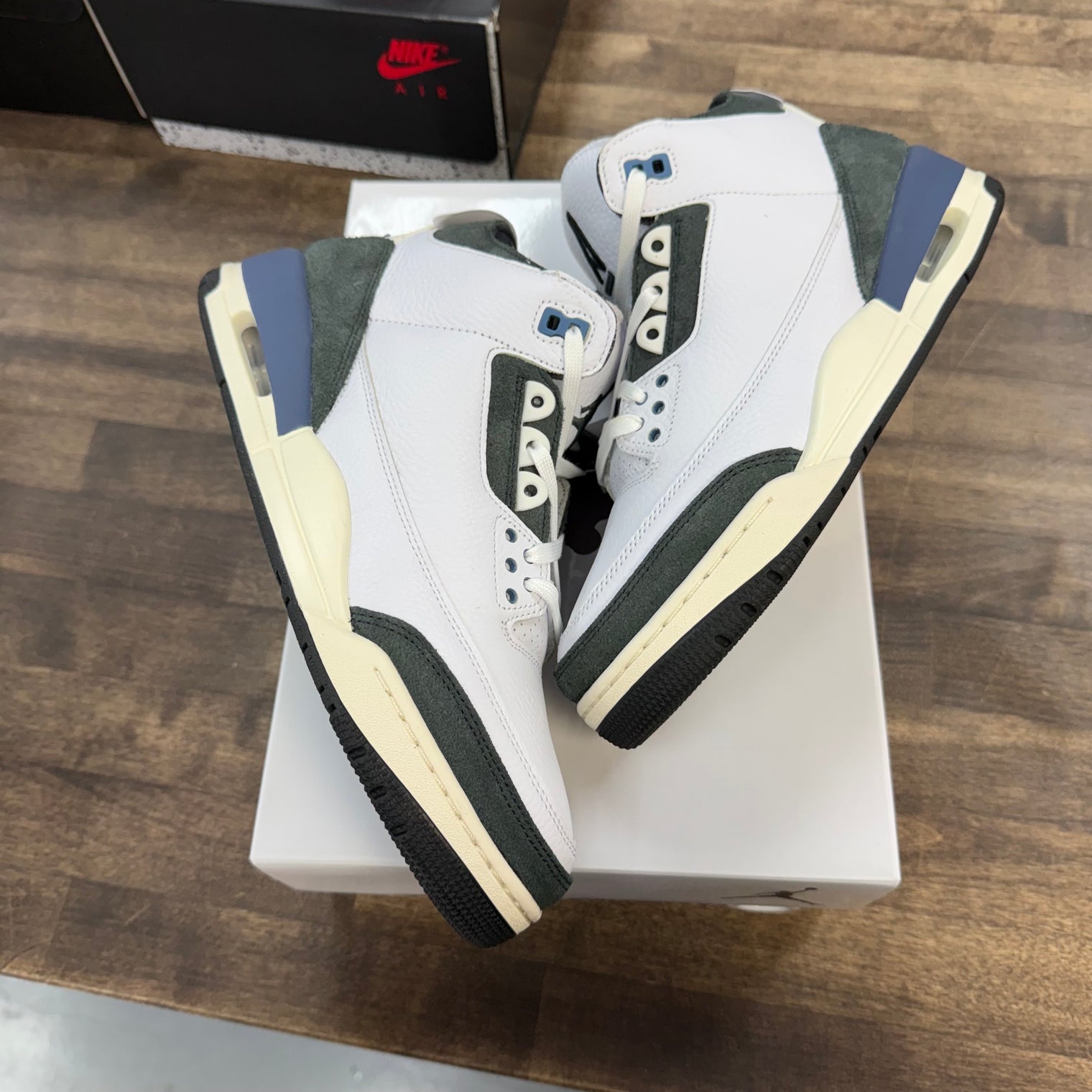 A Ma Maniere Diffused Blue Jordan 3 Retro OG SP (USED)