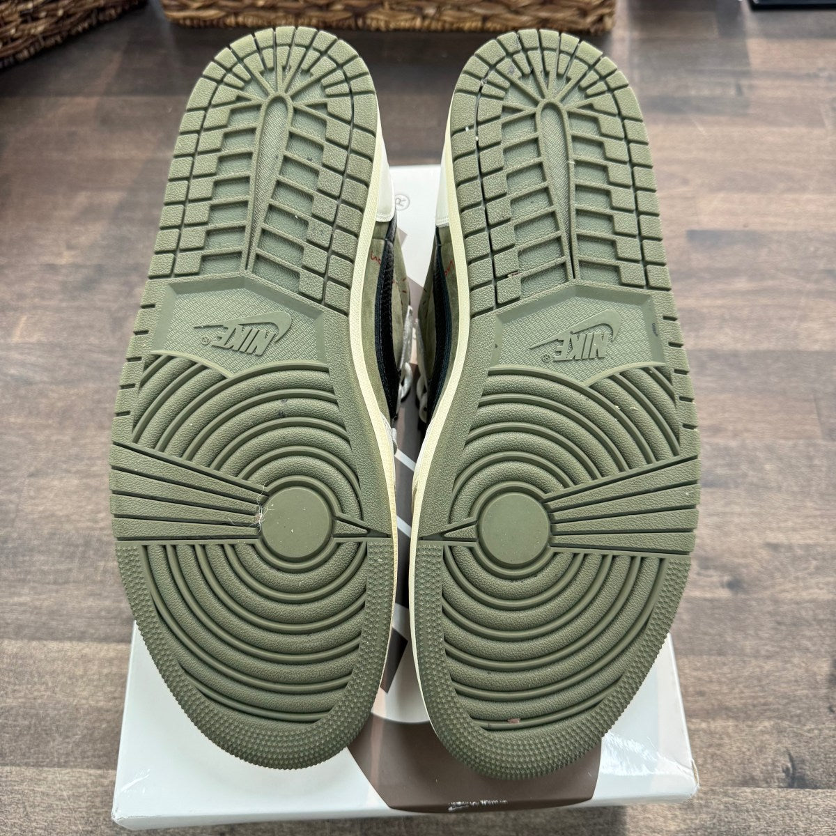Jordan 1 Retro Low OG SP Travis Scott Medium Olive Size 12 (Pre-Owned) - Image 5