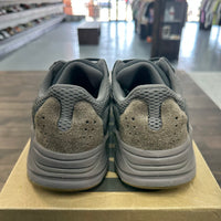 Mauve Yeezy 700 (USED)