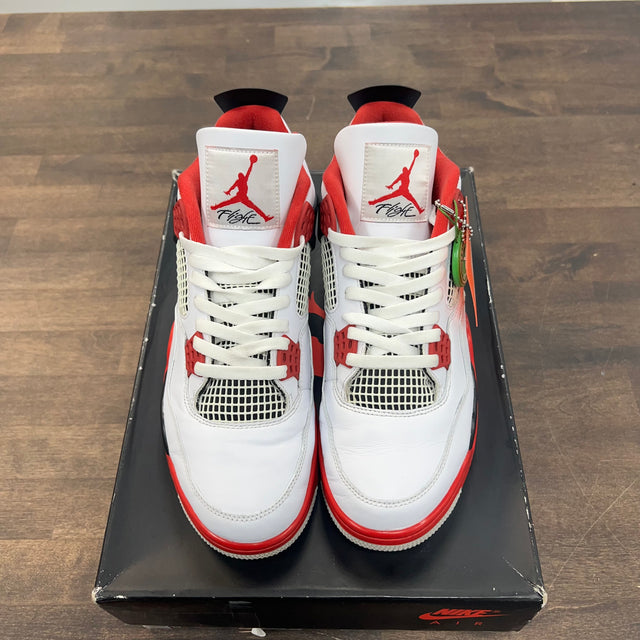 Fire Red Jordan 4 (USED)
