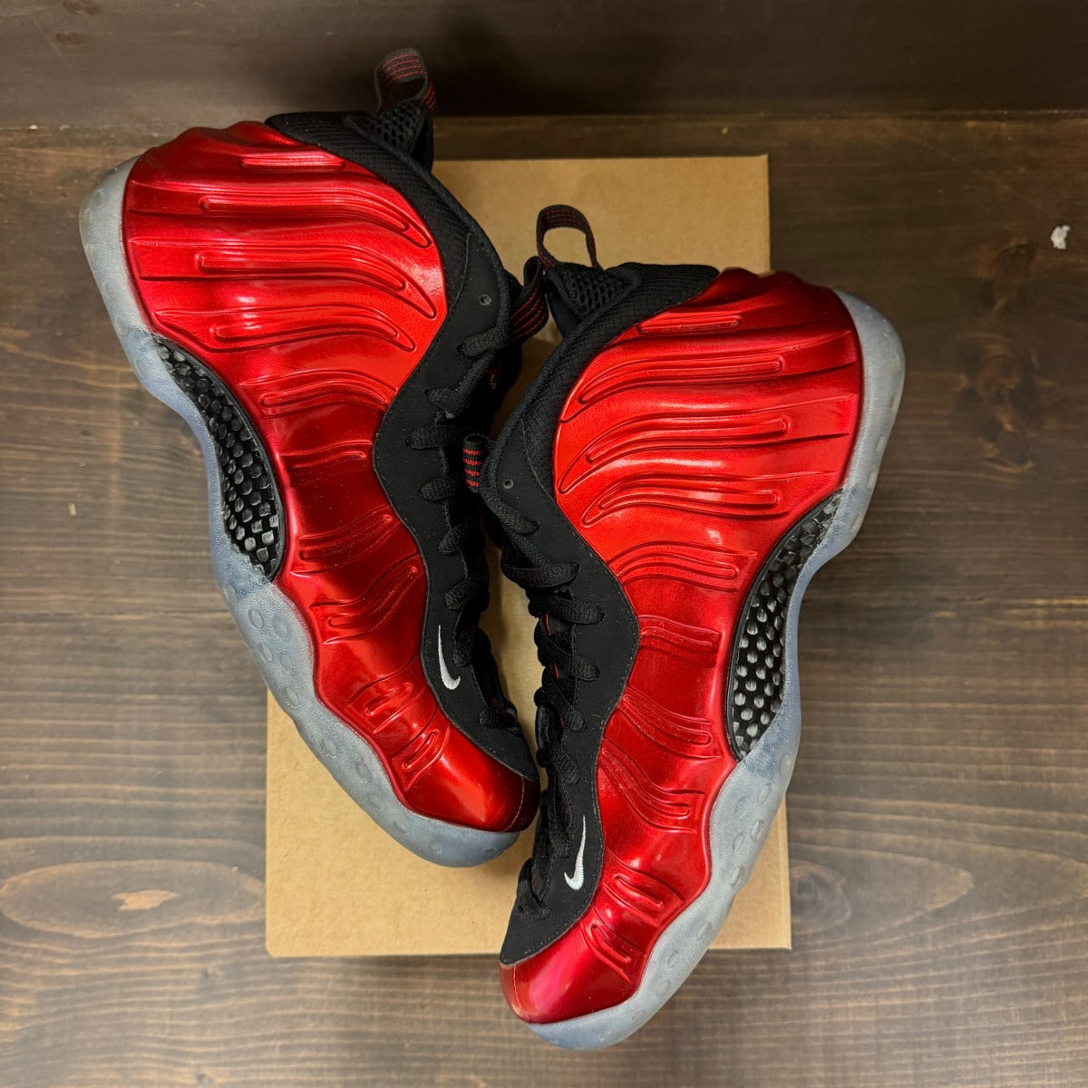 Nike Air Foamposite One Metallic Red (2023) Size 11 (Pre-Owned) - Image 2