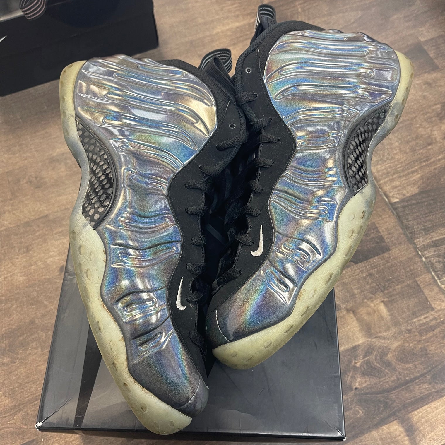 Hologram Nike Foamposite One (USED)