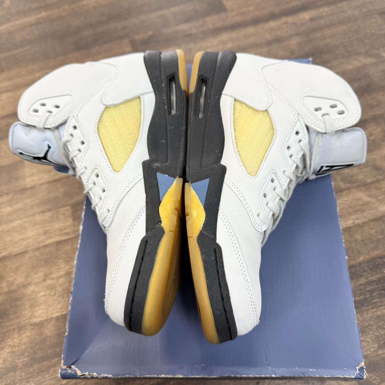 (W) Dawn A Ma Maniere Jordan 5 (USED)