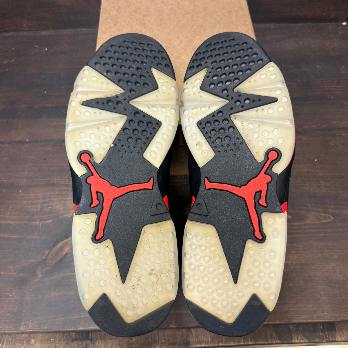 Jordan 6 Retro Black Infrared (2019) Size 11 (Pre-Owned) - Image 6
