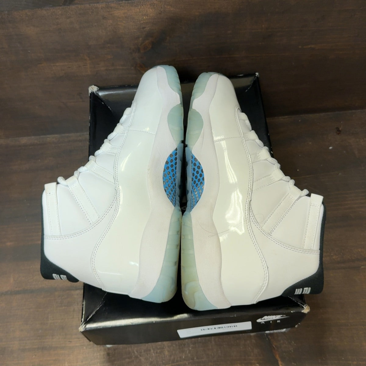 Jordan 11 Retro Legend Blue (2024) Size 10.5 (Pre-Owned) - Image 5