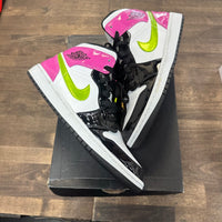 Black White Cyber Pink Jordan 1 Mid (USED)