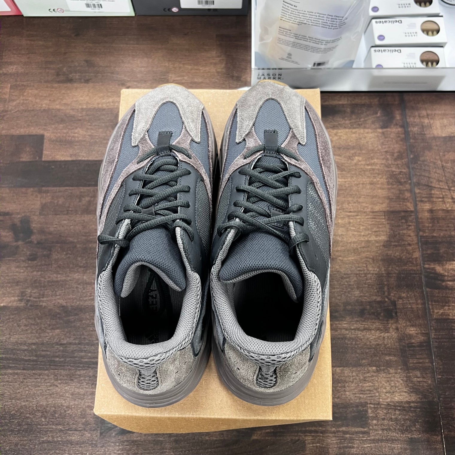 Mauve Yeezy 700 V1 (USED,NO BOX)