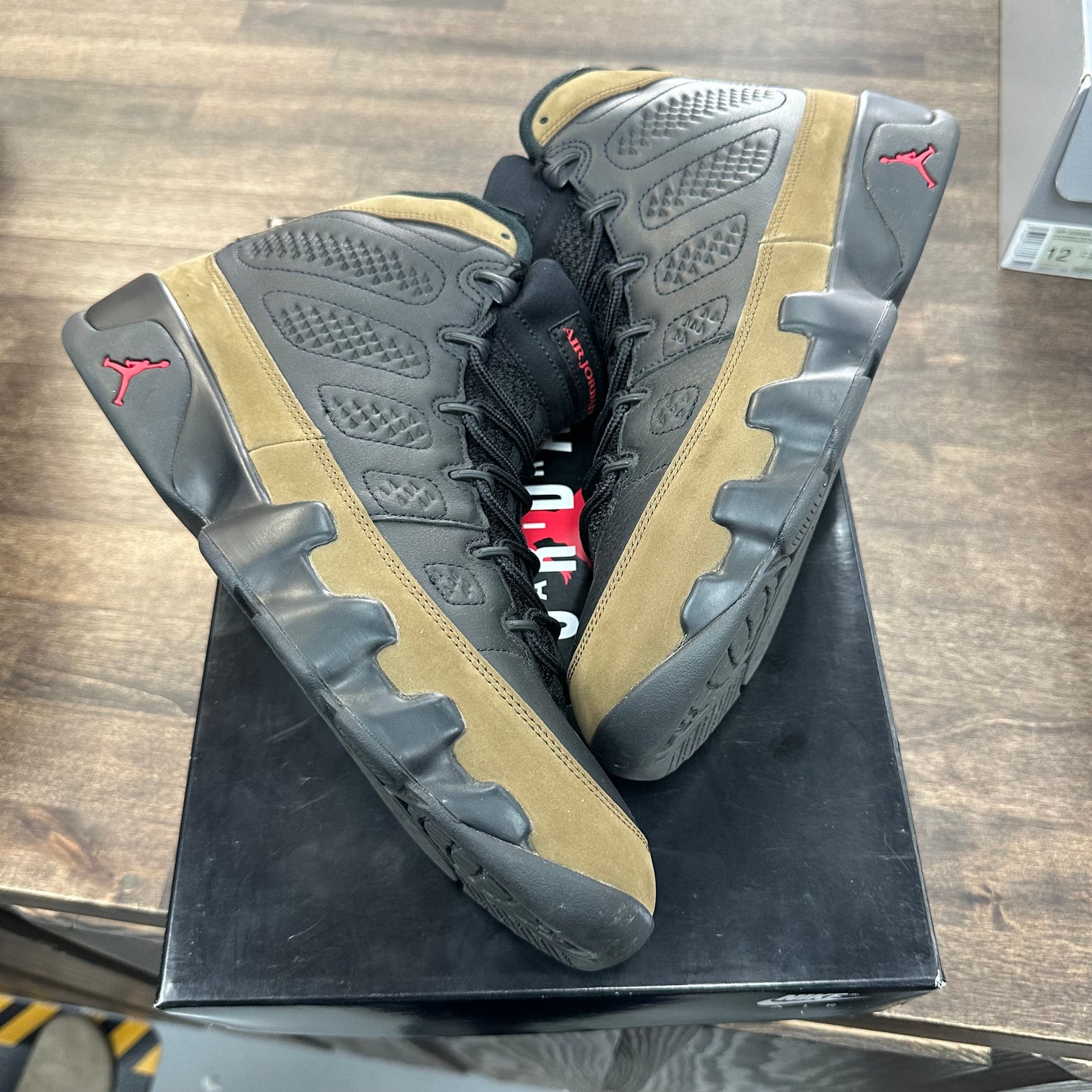 Olive Jordan 9 (USED)