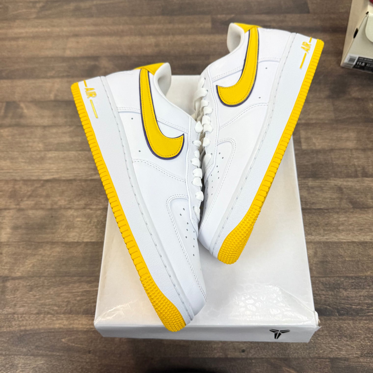 Kobe Bryant Lakers Home Air Force 1 Retro QS (Lightly Worn)