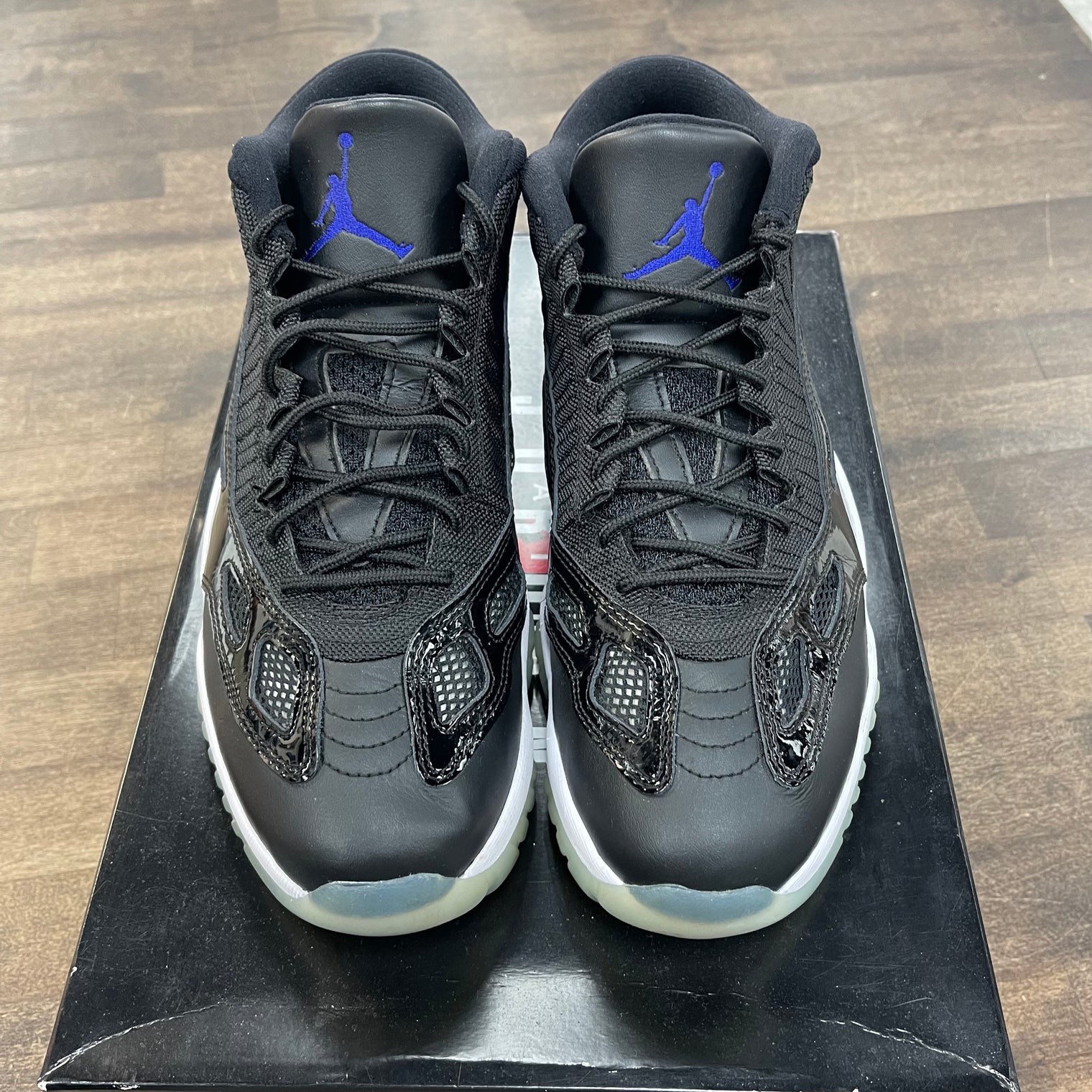 Space Jam Jordan 11 Low IE (USED)