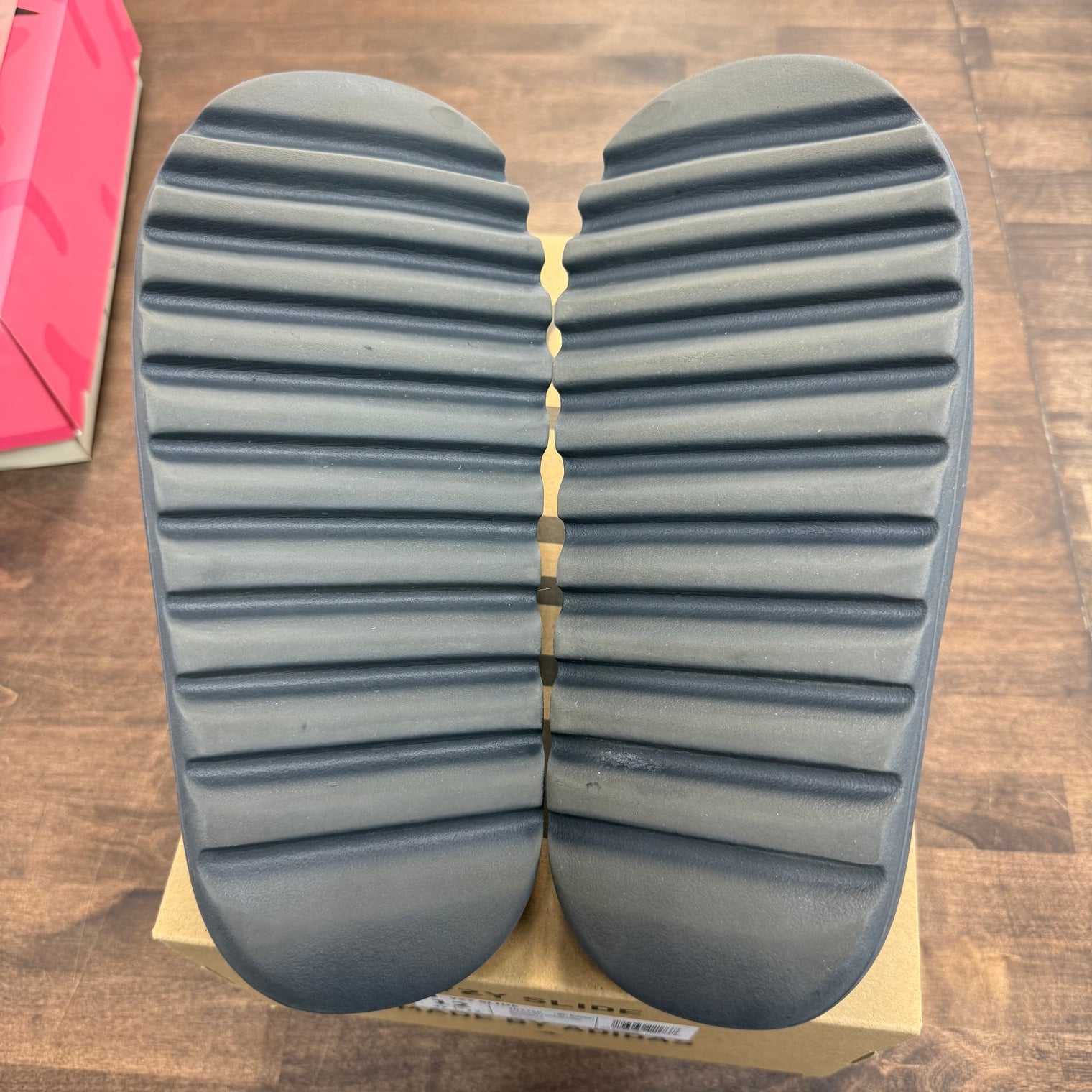 Slate Grey Yeezy Slide (USED)