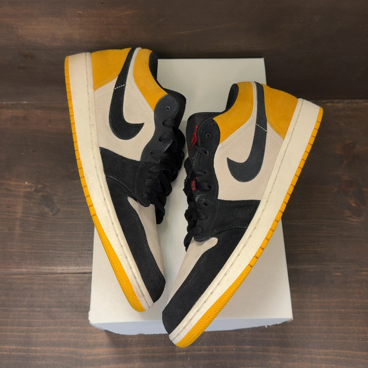 Jordan 1 Low Sail University Gold Black Size 13 (Pre-Owned) - Image 2