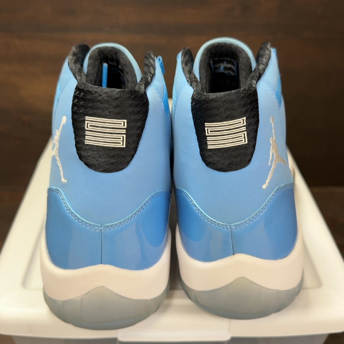 Jordan 11 Retro Pantone Size 15 (Pre-Owned) - aux