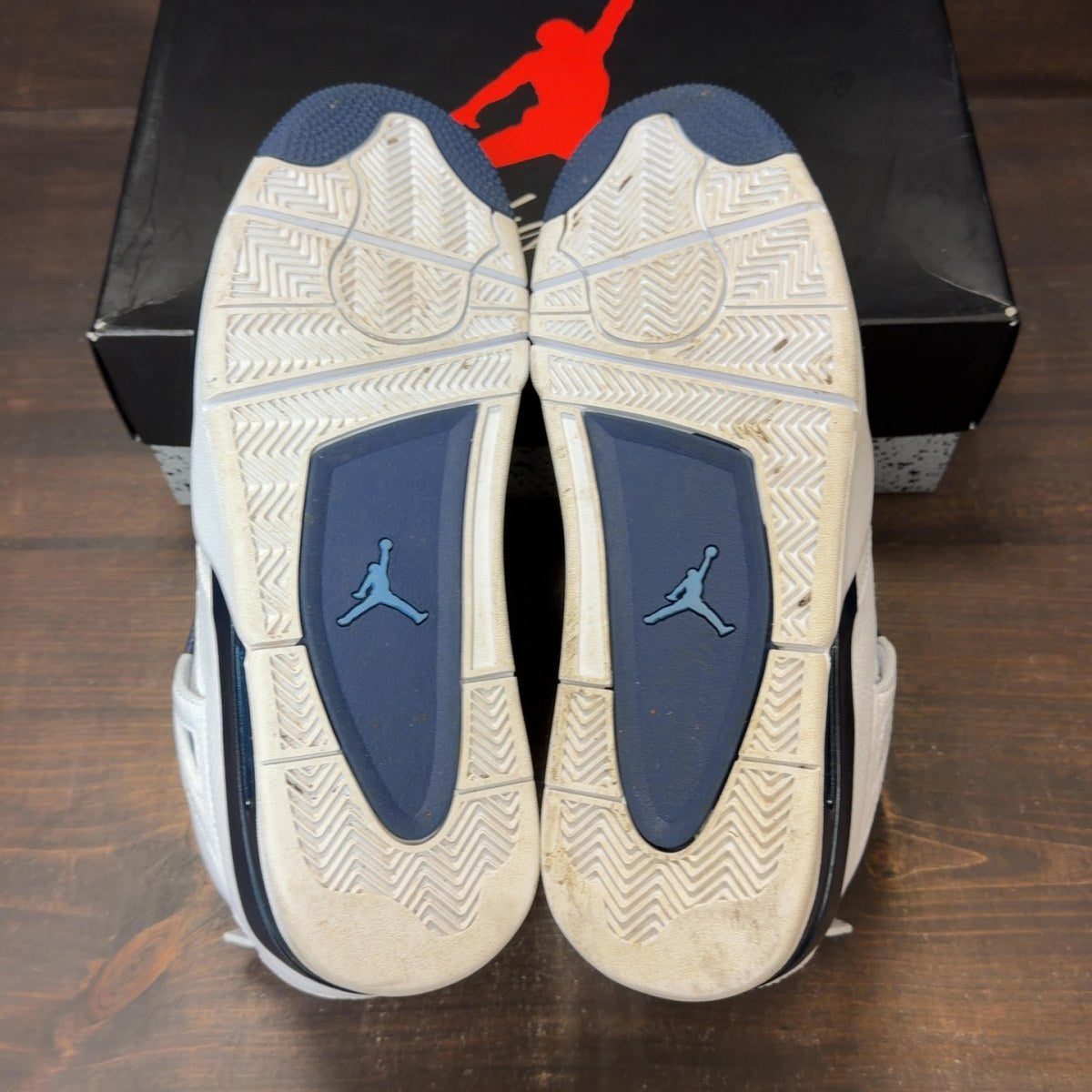 Jordan 4 Retro Columbia (2015) - Image 6