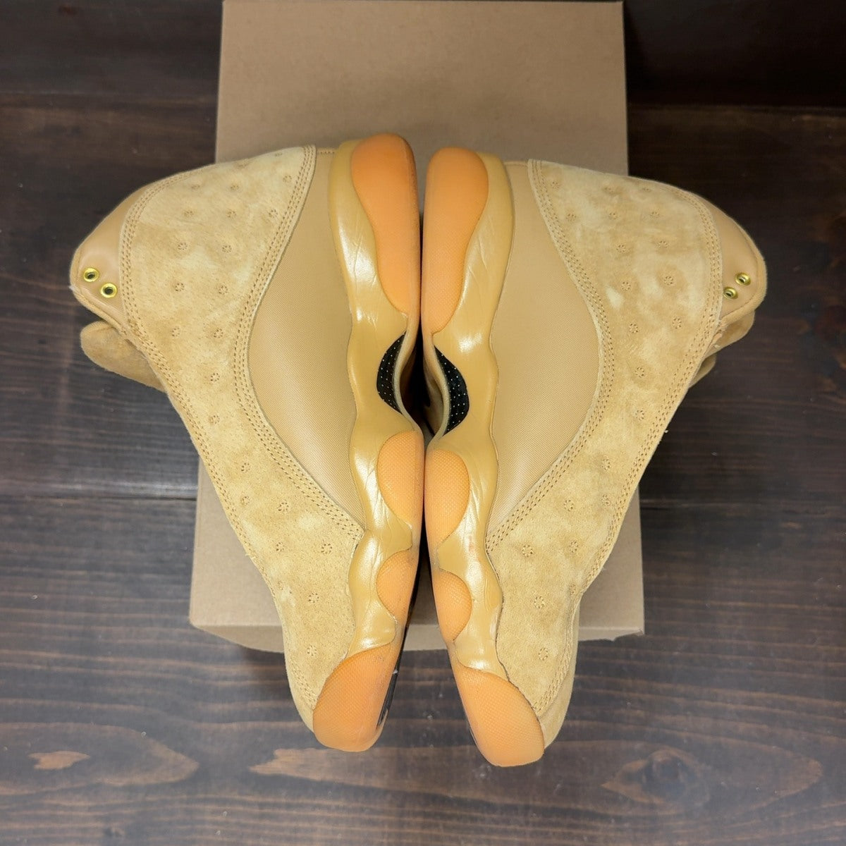 Jordan 13 Retro Wheat Size 9 (Pre-Owned) - Image 4