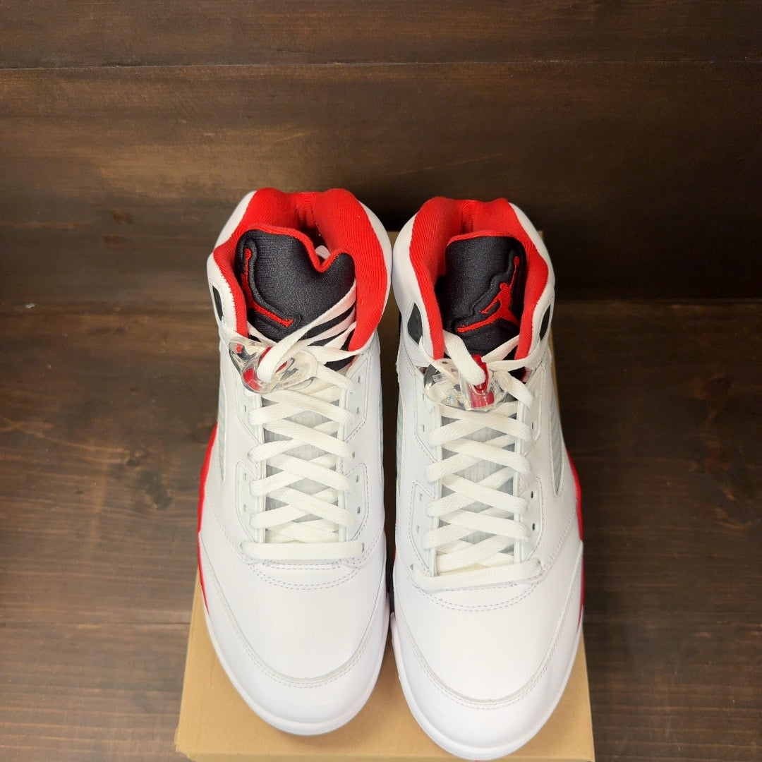 Jordan 5 Retro Fire Red Black Tongue (2025) Size 10 (Pre-Owned) - Image 3