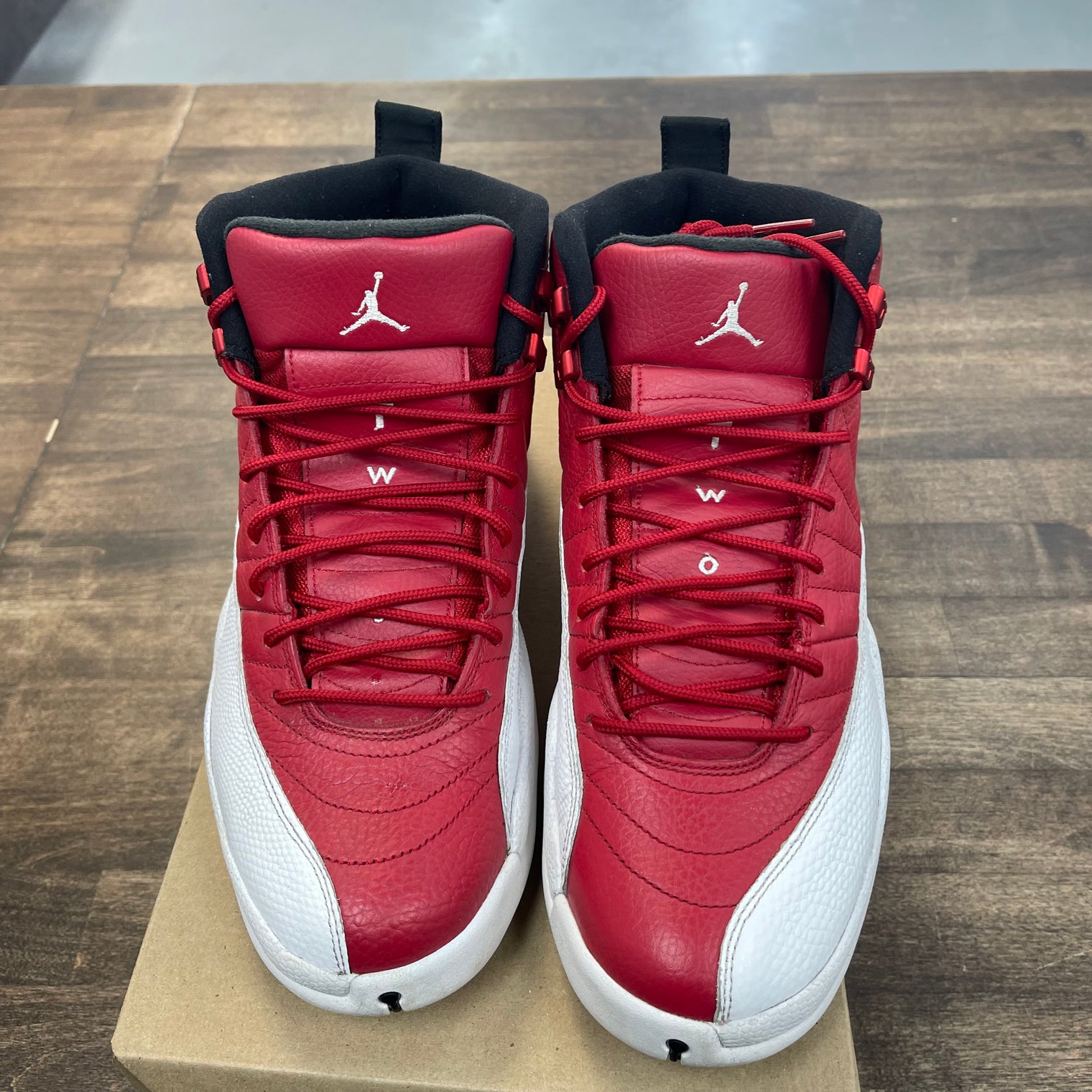Gym Red Jordan 12 (USED,No Box,No Insole)