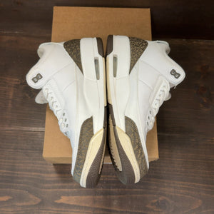 Jordan 3 Retro Mocha (2018) Size 9.5 (Pre-Owned) - Image 4