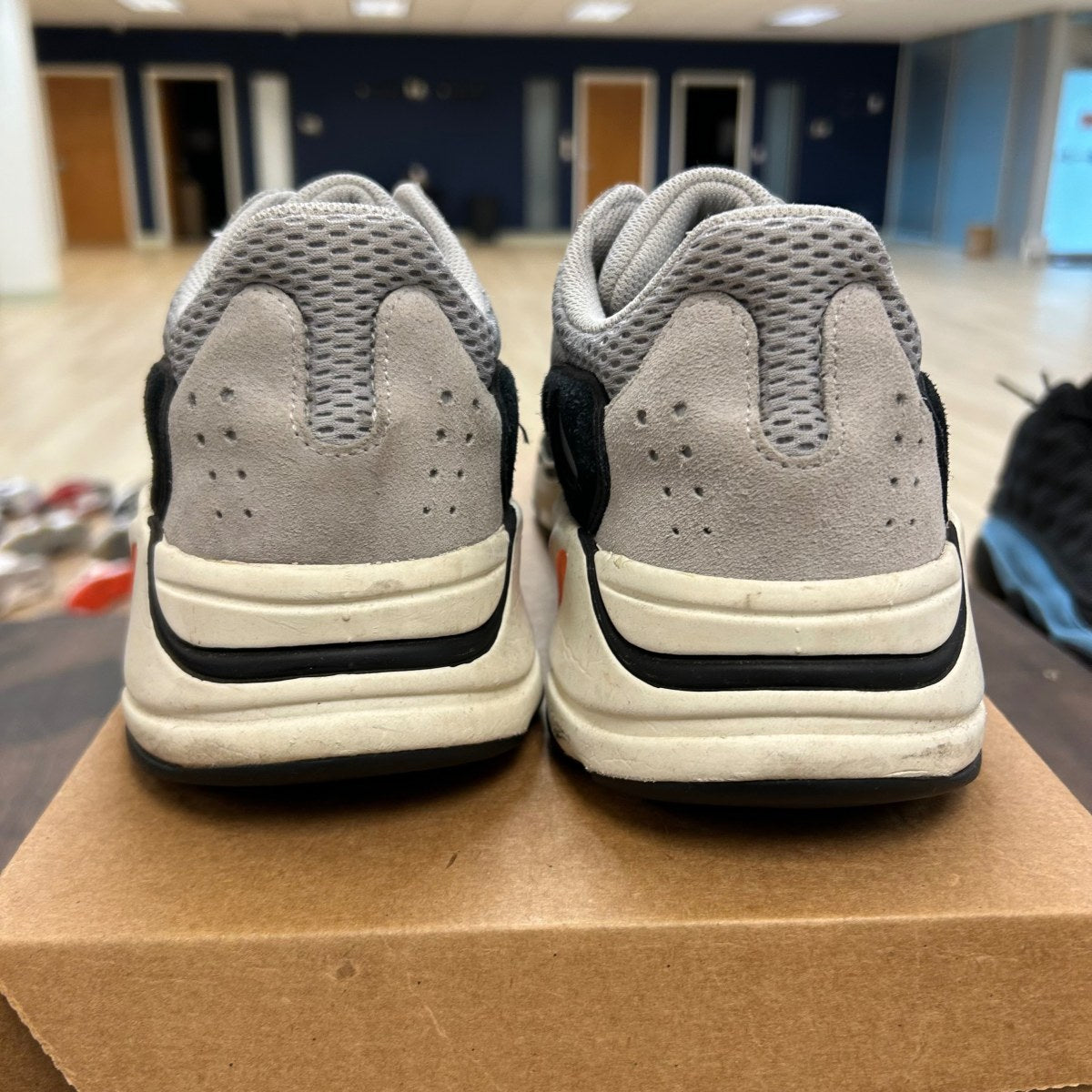 adidas Yeezy Boost 700 Wave Runner Size 11 (Pre-Owned) - Image 4