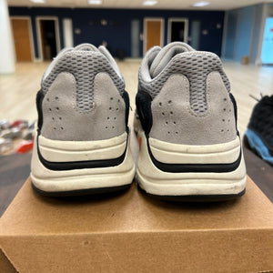 adidas Yeezy Boost 700 Wave Runner Size 11 (Pre-Owned) - Image 4