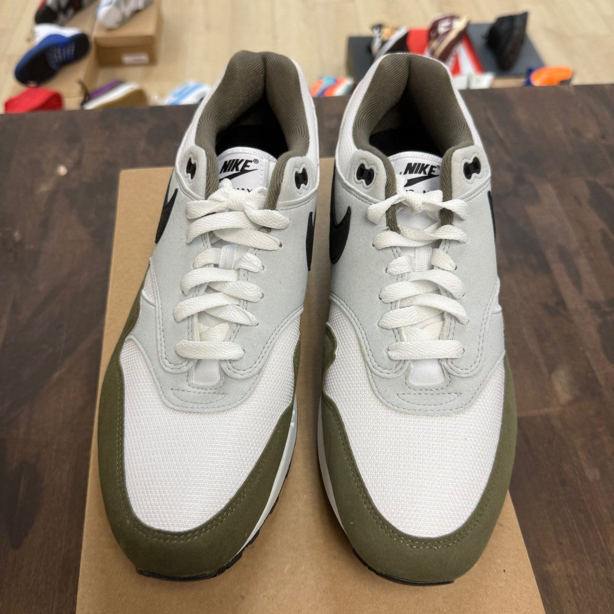 Nike Air Max 1 White Black Medium Olive Size 11 (Pre-Owned) - Image 2
