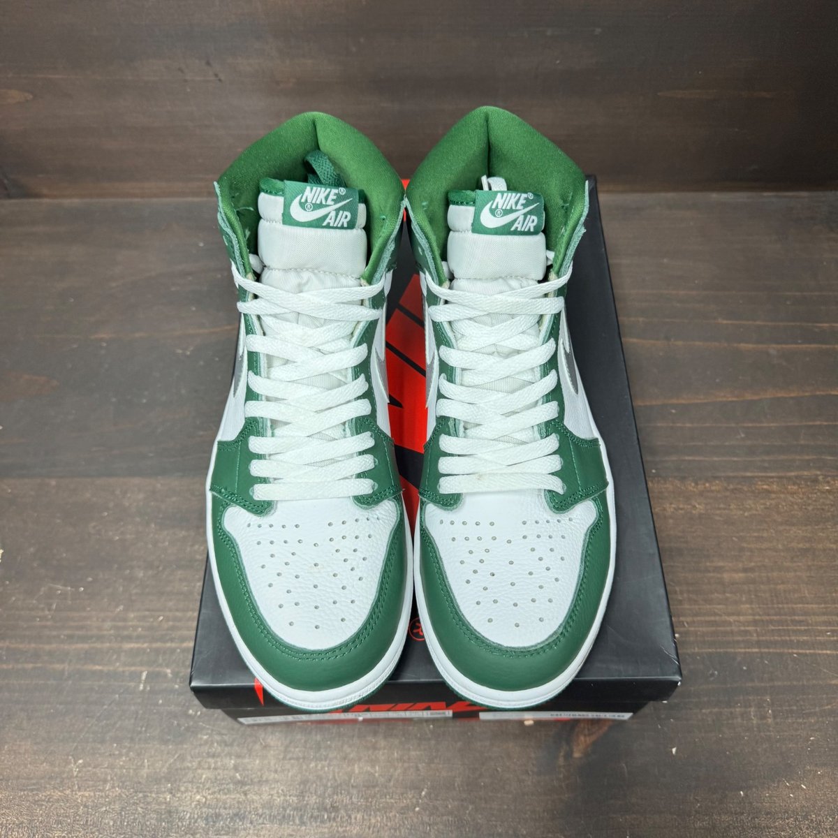 Jordan 1 Retro High OG Gorge Green Size 9 (Pre-Owned) - side
