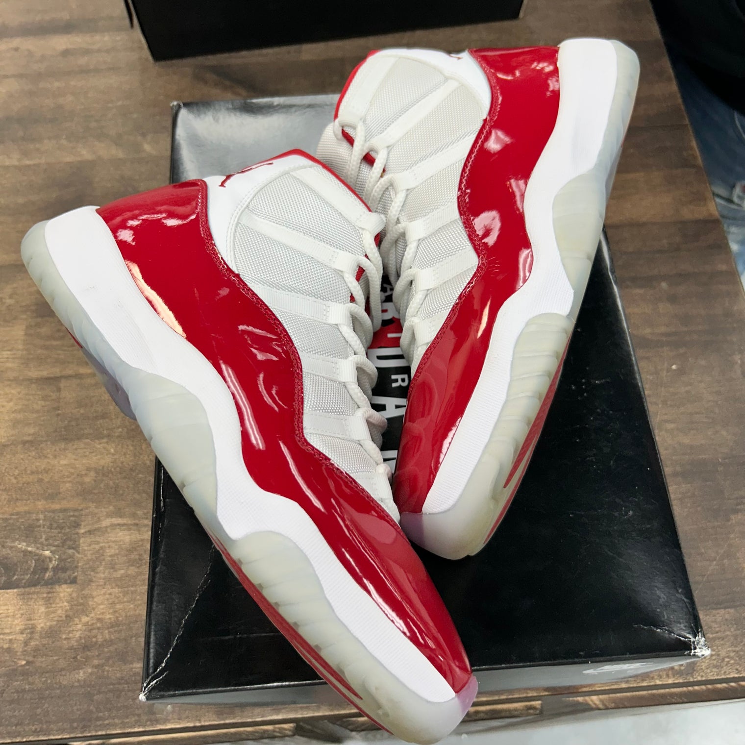Cherry Jordan 11 (USED)