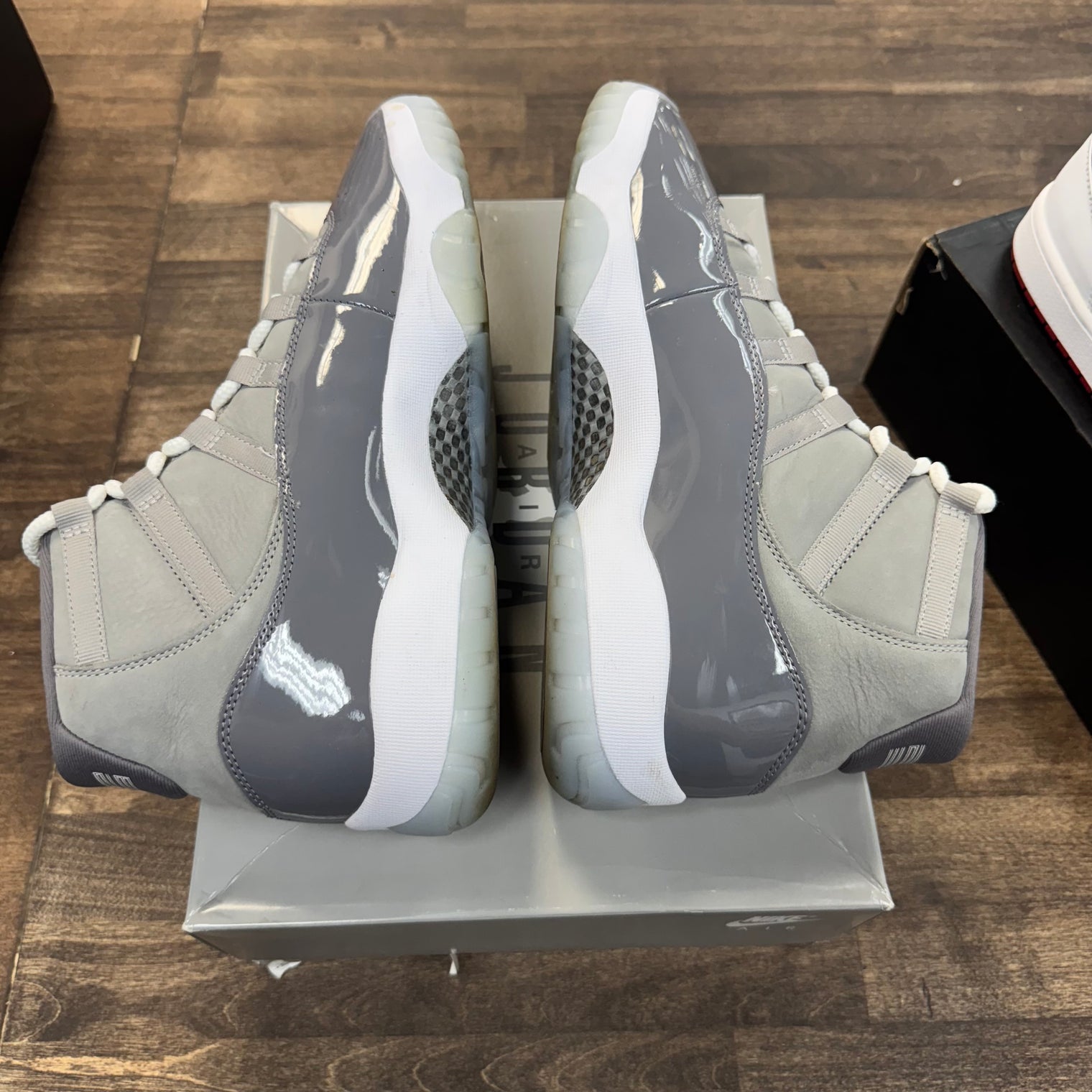 Cool Grey Jordan 11 (USED)