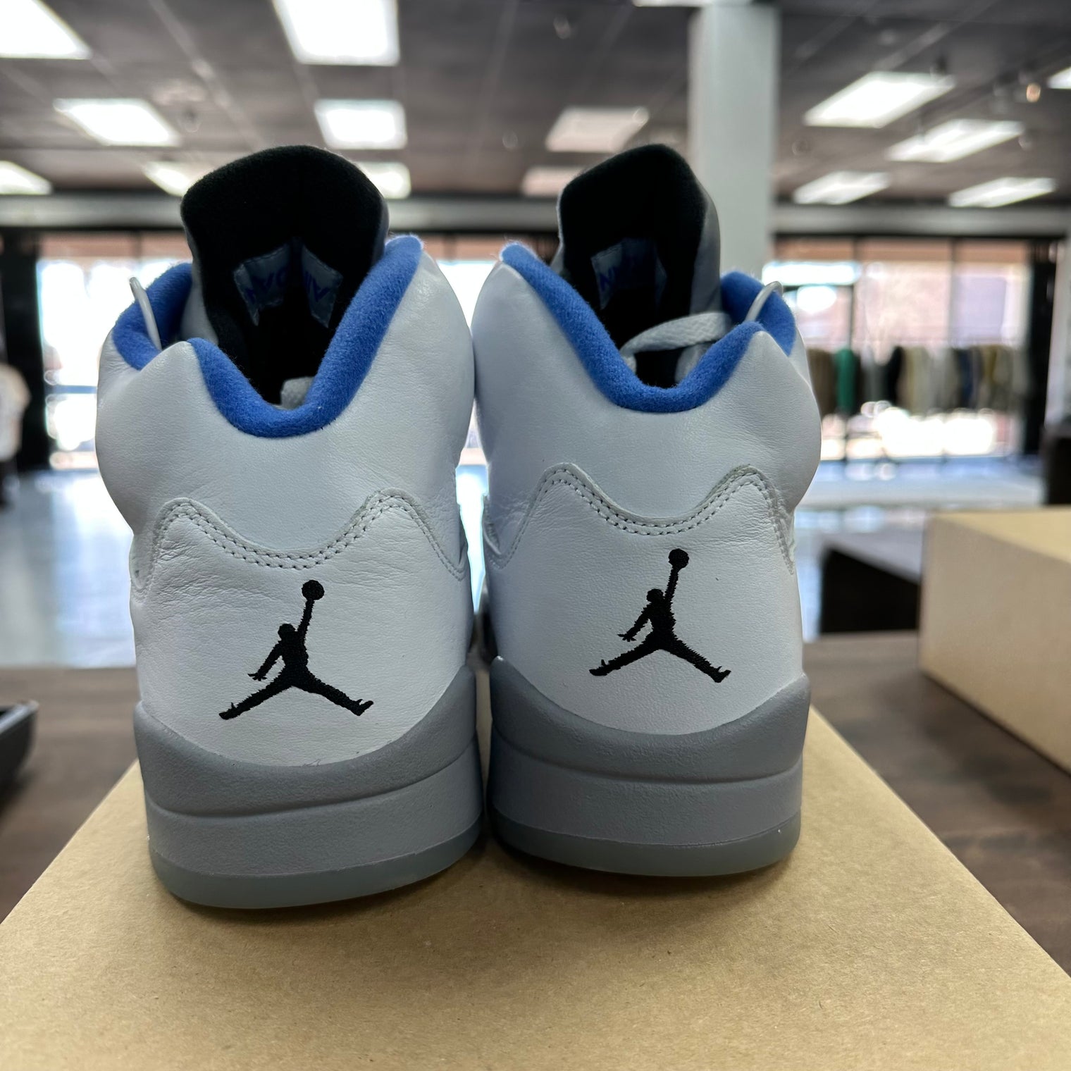 Jordan 5 Retro White Stealth (2021) (US 9.5) (Lightly Worn, No Box)