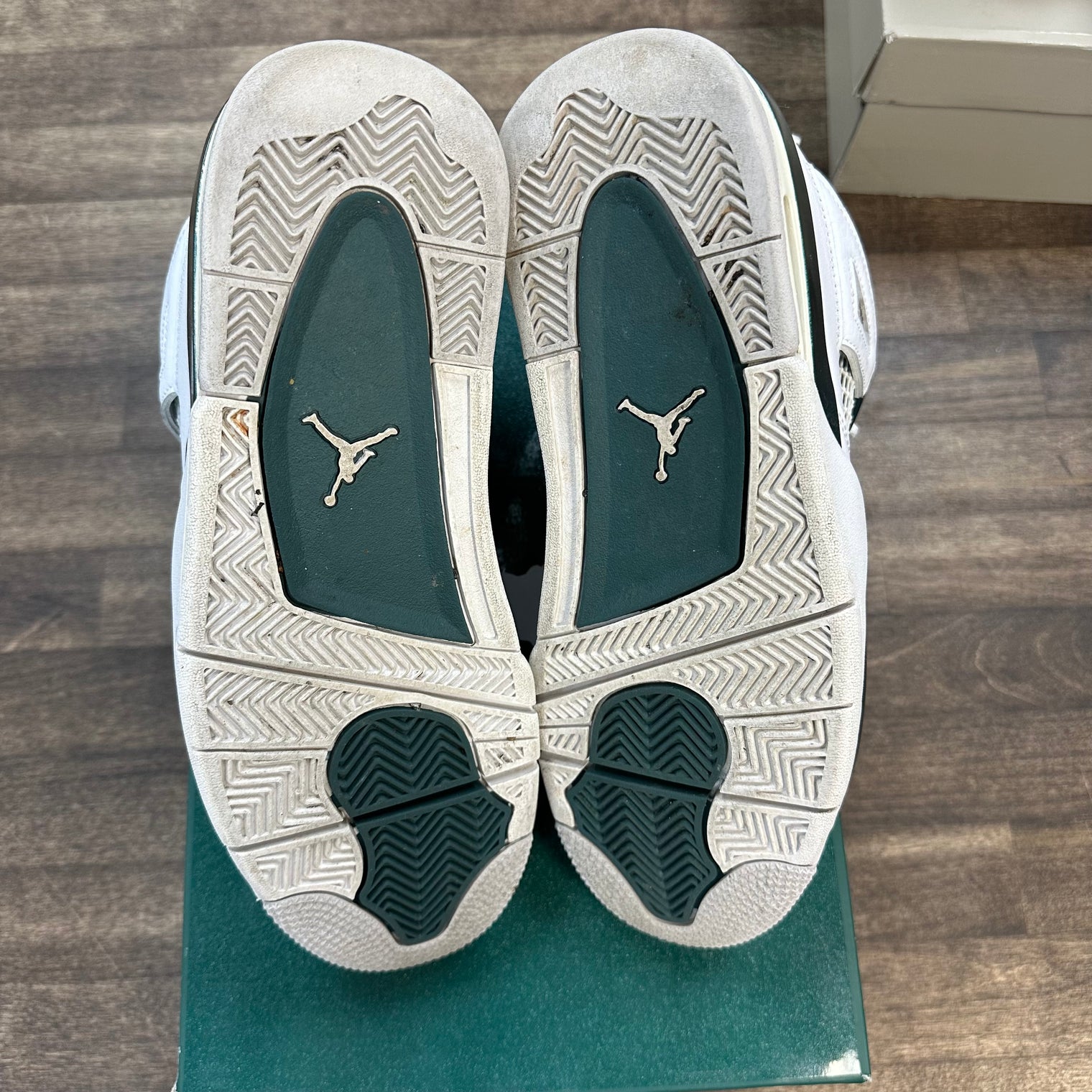 Oxidized Green Jordan 4 Retro (USED)