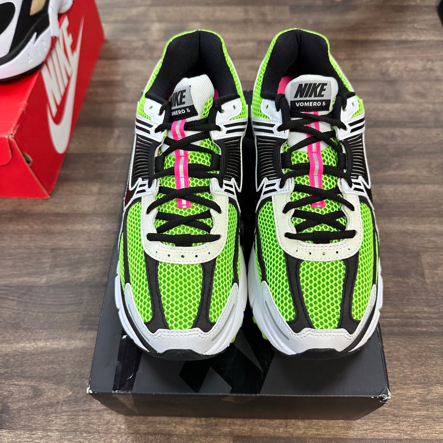 Electric Green Black Zoom Vomero 5 (USED)