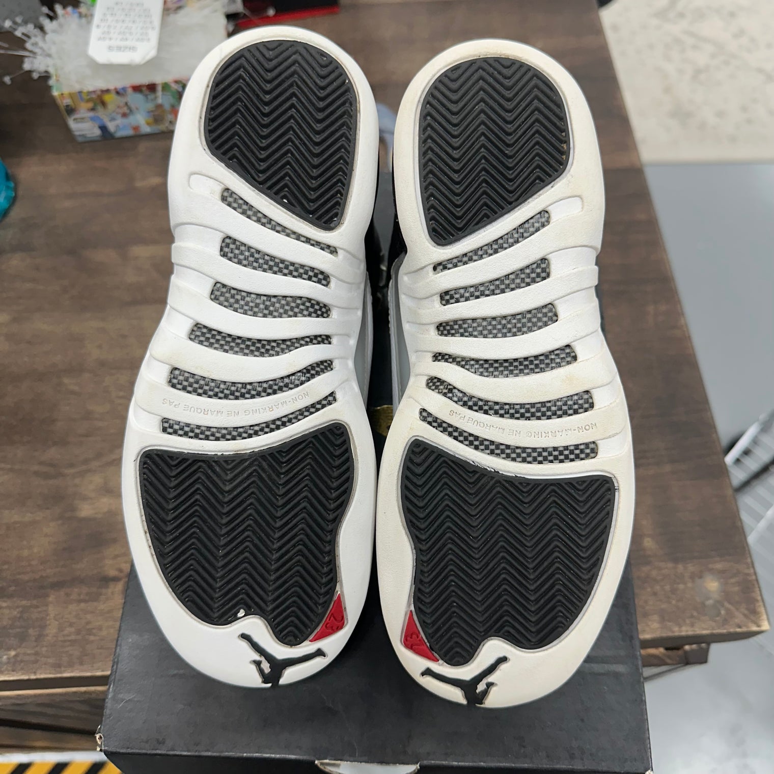 Playoff Jordan 12 Retro (GS) (USED)