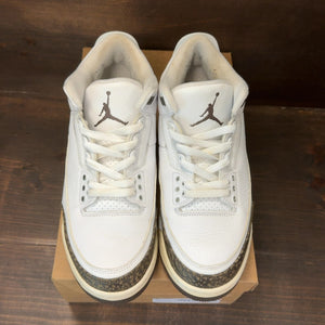 Jordan 3 Retro Mocha (2018) Size 9.5 (Pre-Owned) - Image 3