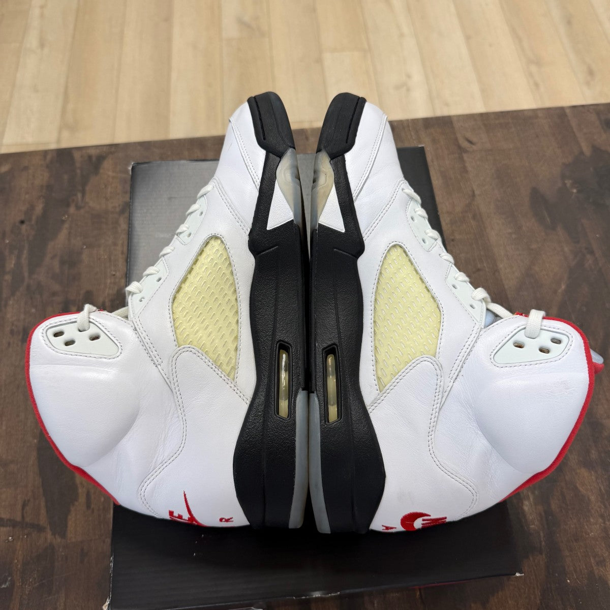 Jordan 5 Retro Fire Red Silver Tongue (2020) Size 13 (Pre-Owned) - Image 4