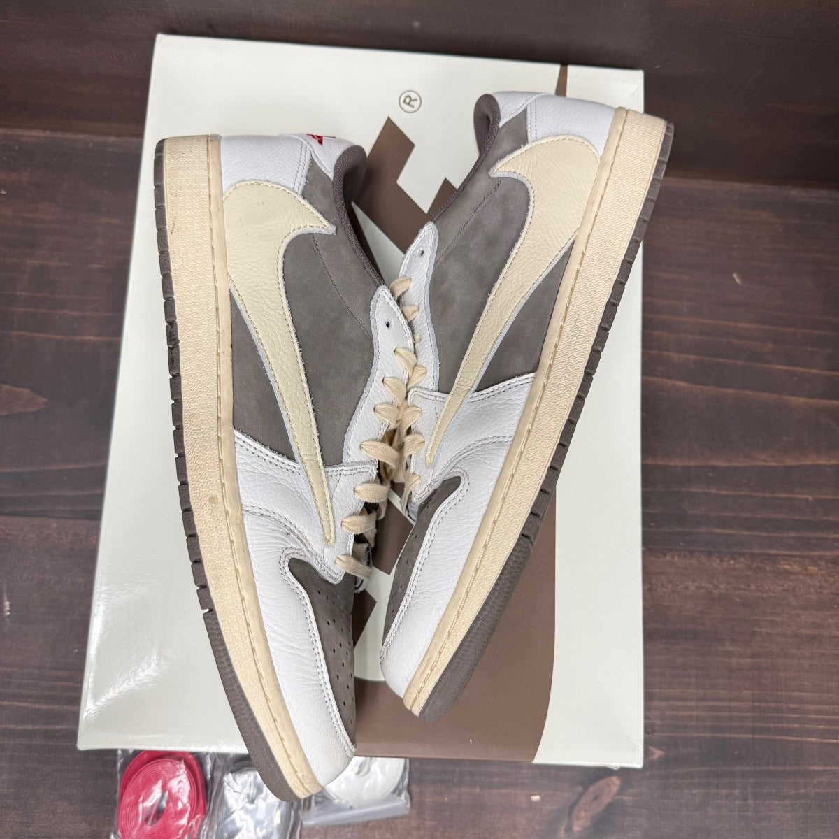 Jordan 1 Retro Low OG SP Travis Scott Reverse Mocha - Image 4