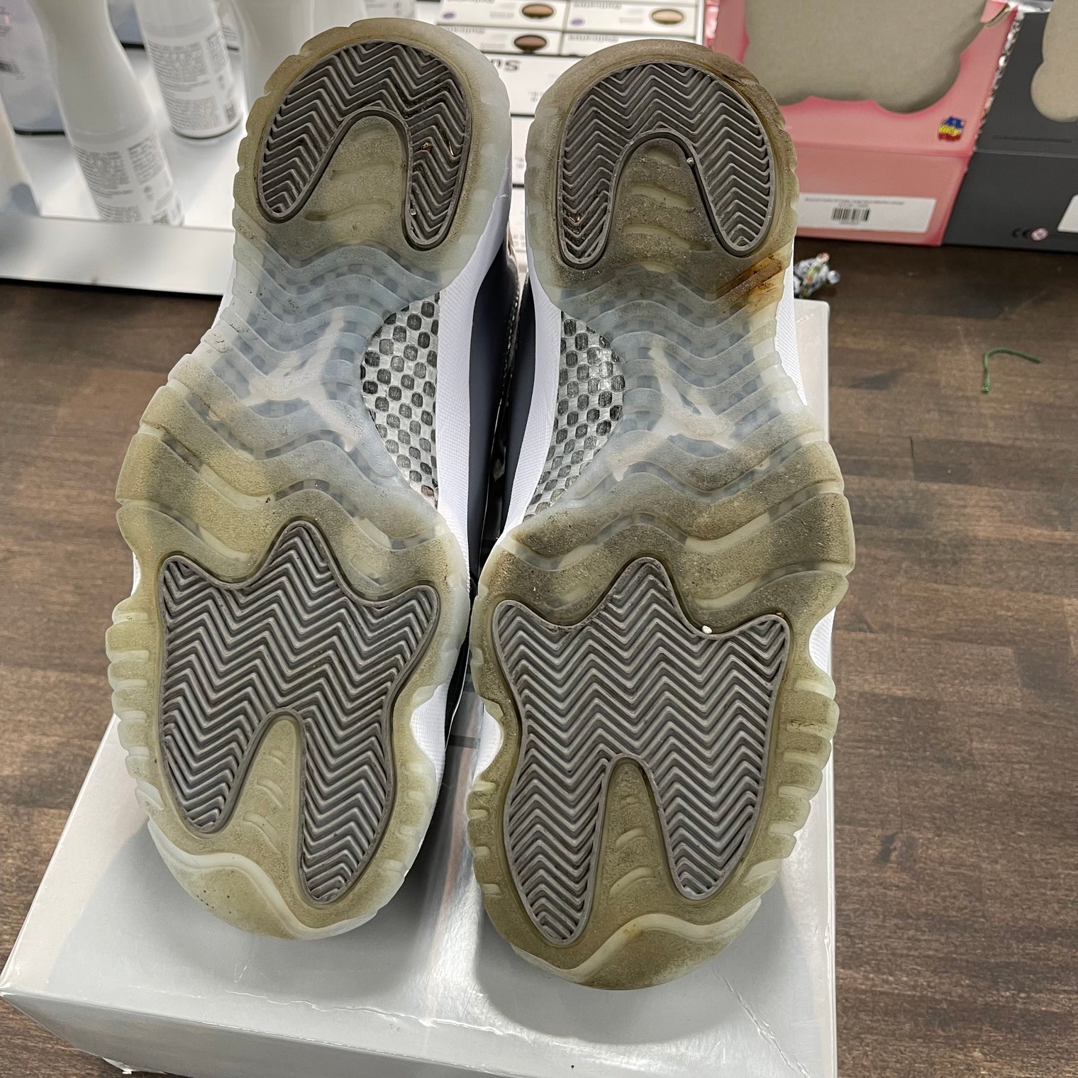 Cool Grey Jordan 11 (USED)