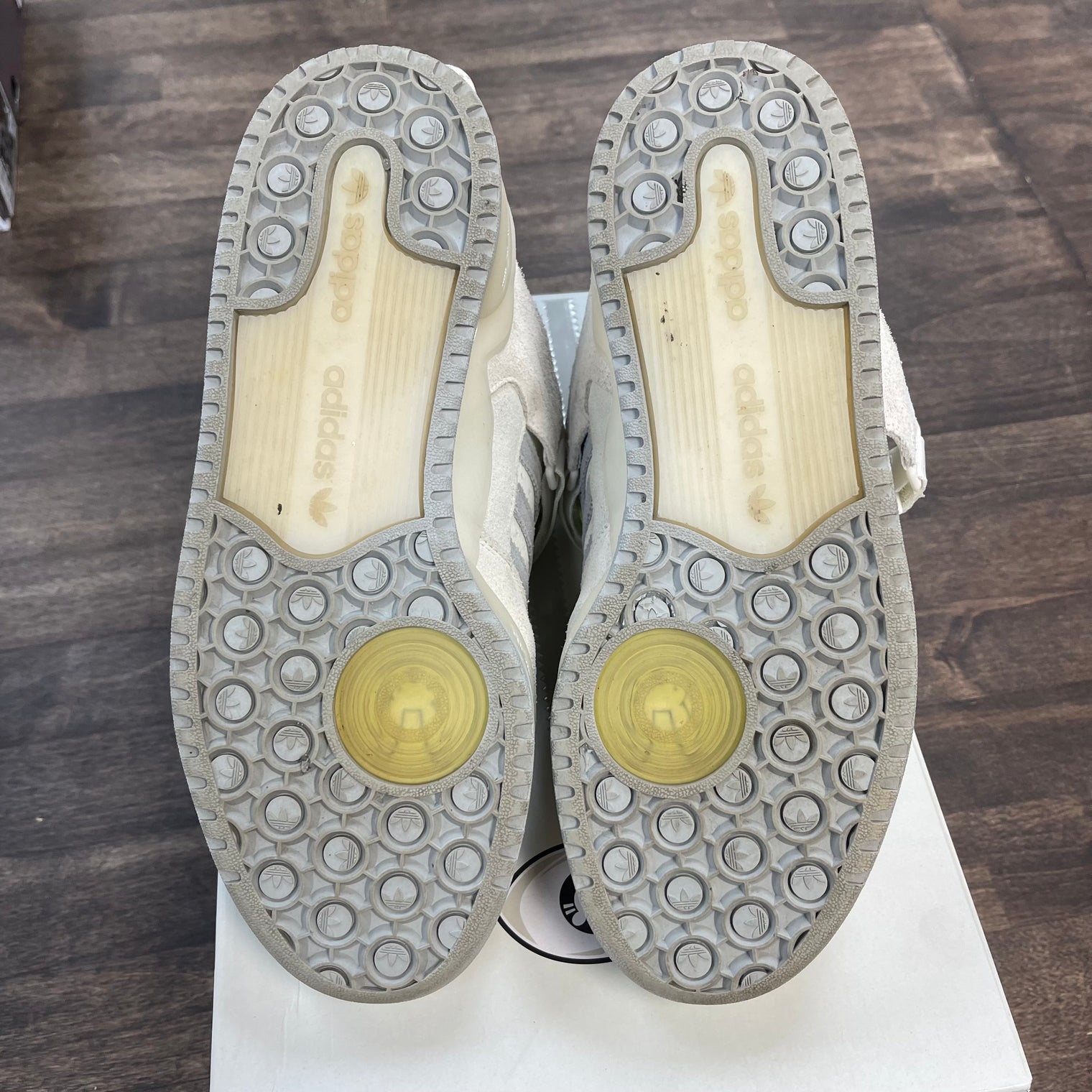Bad Bunny Last Forum Buckle Low (USED)