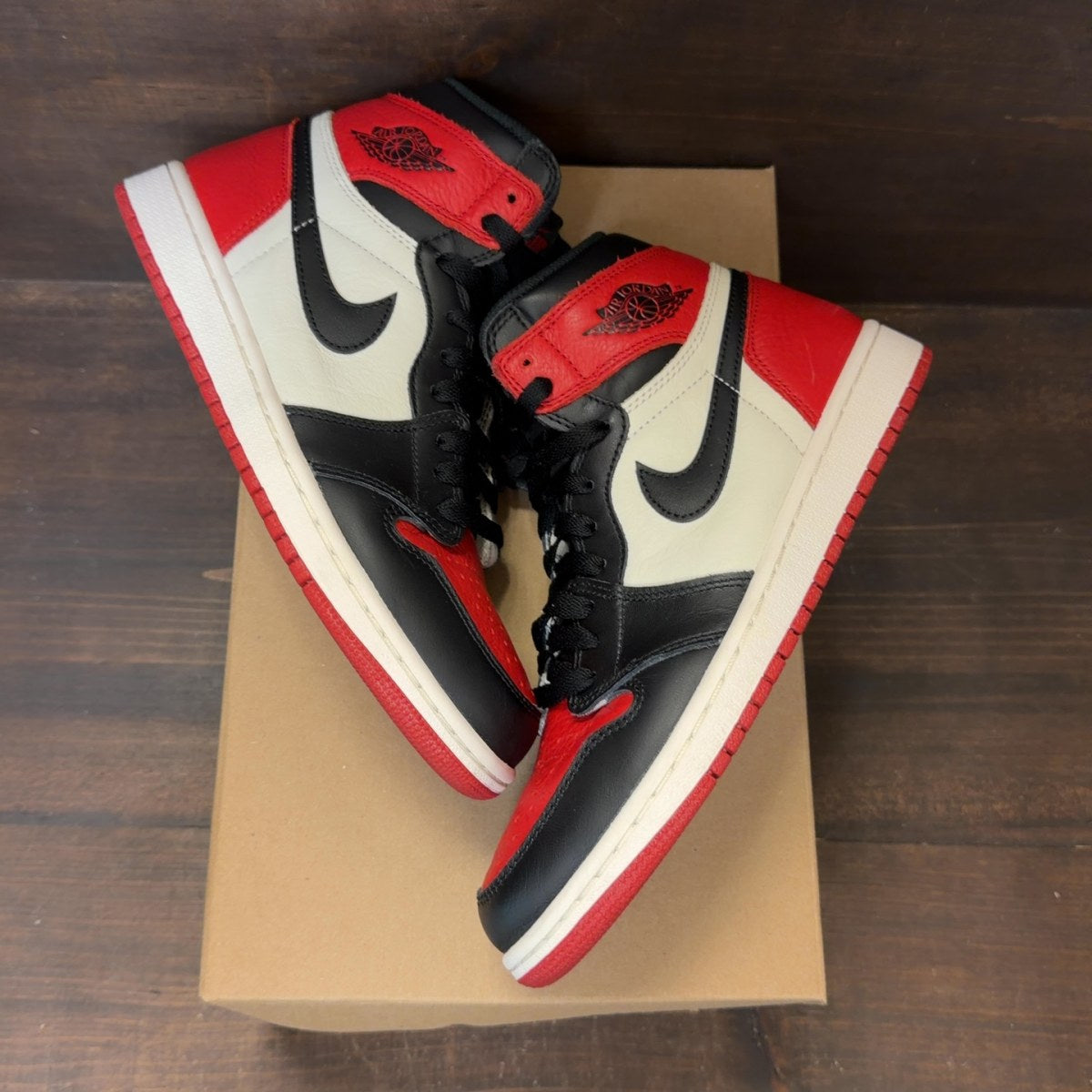 Jordan 1 Retro High Bred Toe Size 8 (Pre-Owned) - Image 2