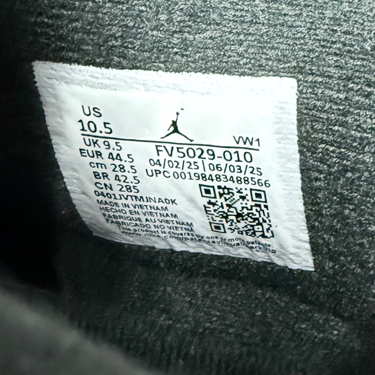 Jordan 4 Retro Black Cat (2025) - Image 7